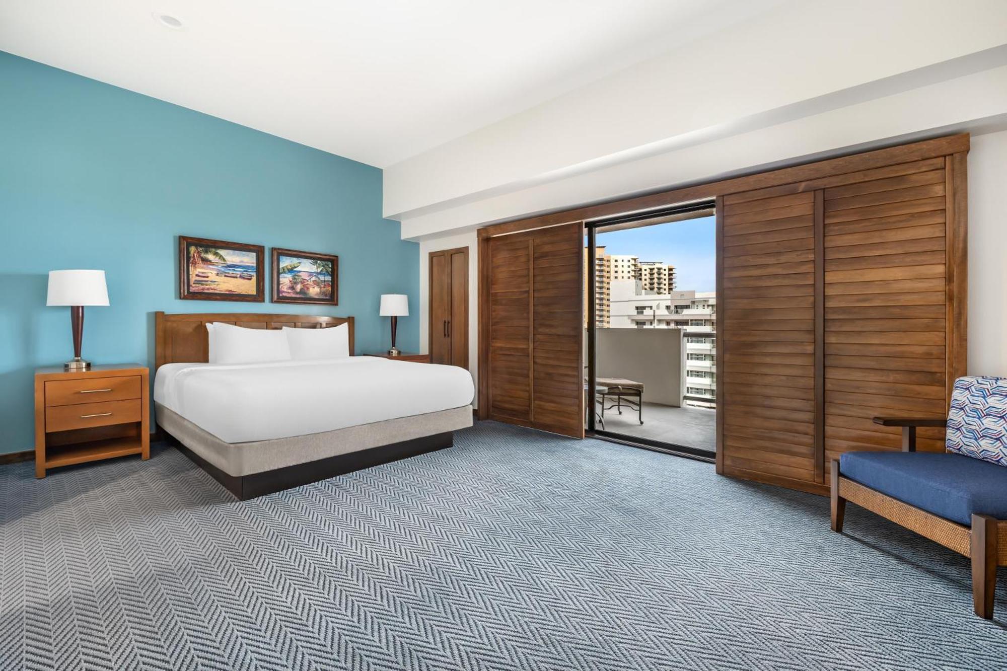 2 BEDROOM 2 KINGS POOL VIEW DELUXE SUITE